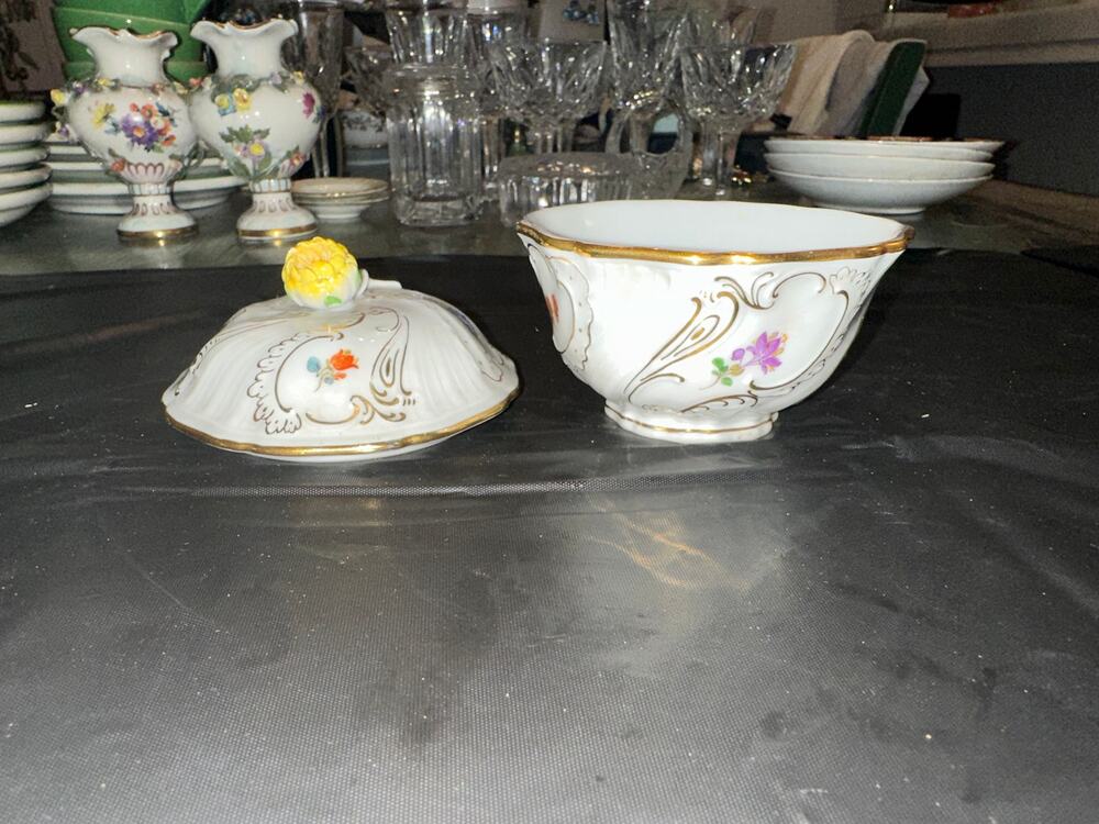 ESTATE SALE- 19TH CENTURY ANTIQUE MEISSEN CACHE POT SUGAR BOWL WITH LID FLORAL